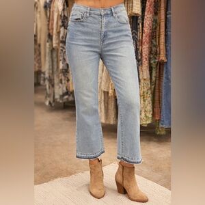 J65. 🔥New Trend 🔥High Rise Ankle Boot jeans